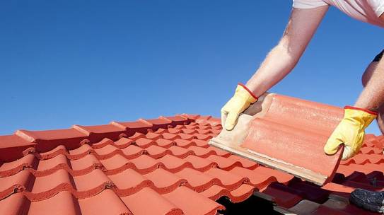 Why You Should Hire a Roofing Contractor in Palm Beach Gardens